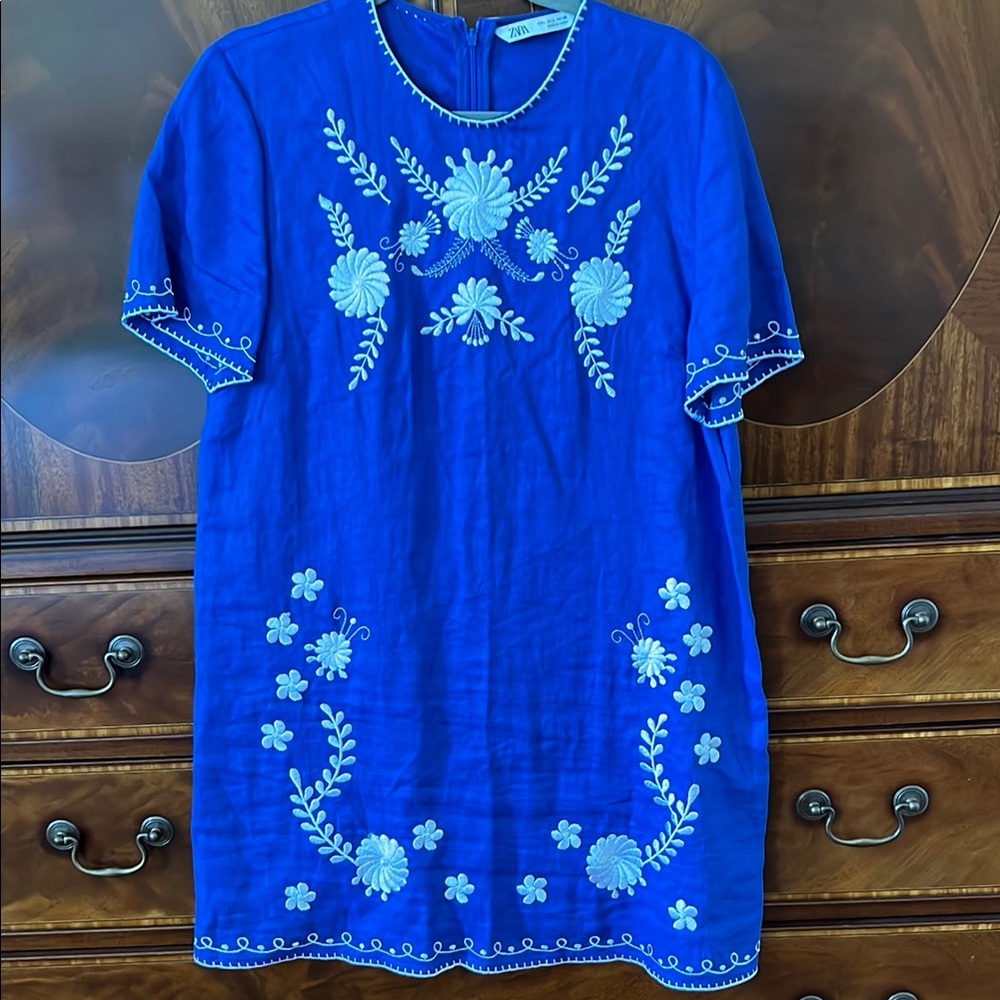 Zara Blue and white Embroidered linen mini Dress